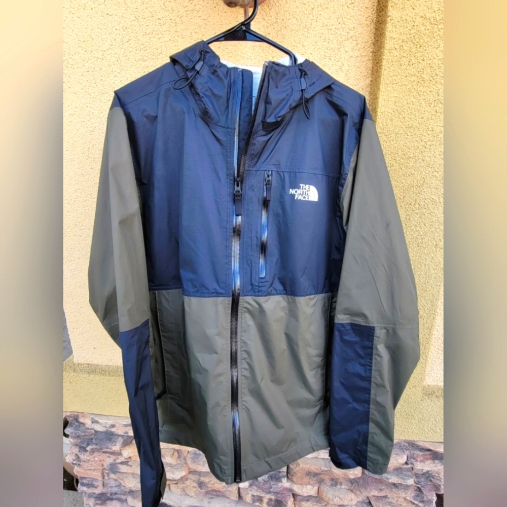 RARE! The North Face Journey DryVent Rain Jacket Mens Medium Olive Discontinued